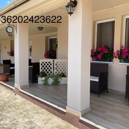 Sara Vendeghaz Apartment Hajduboszormeny Exterior photo