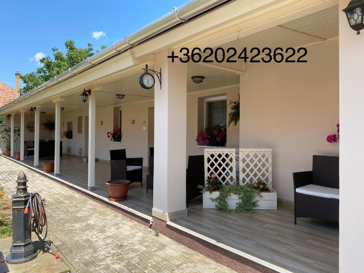 Sara Vendeghaz Apartment Hajduboszormeny Exterior photo